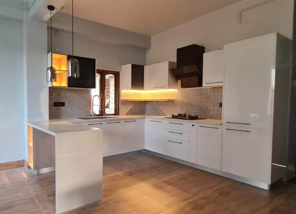 Kitchen — Counter View, Kanpur